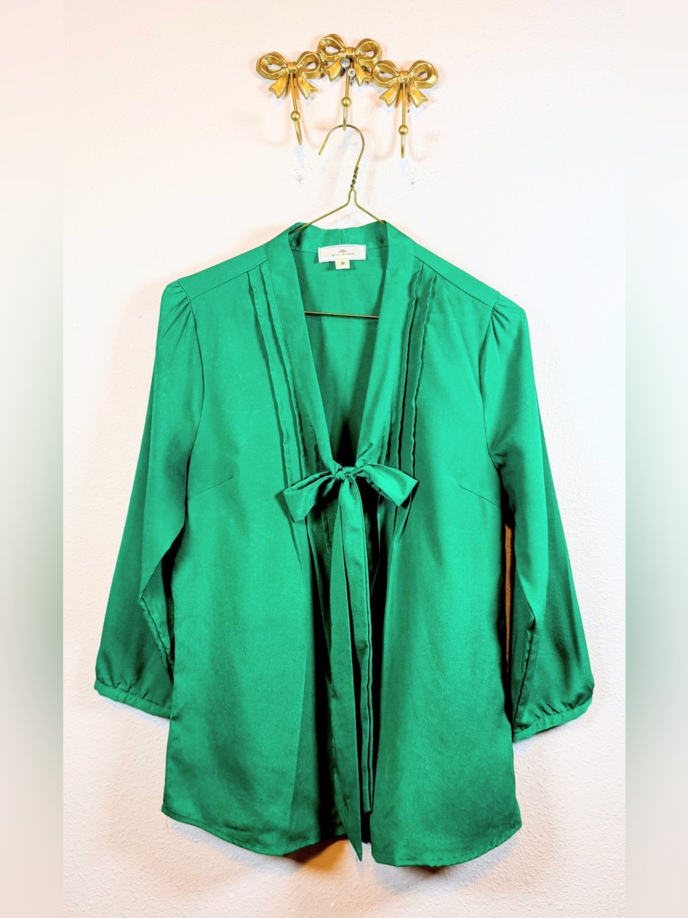 Iris Basic Emerald Green V -Neck Tie-Neck Blouse. Size M